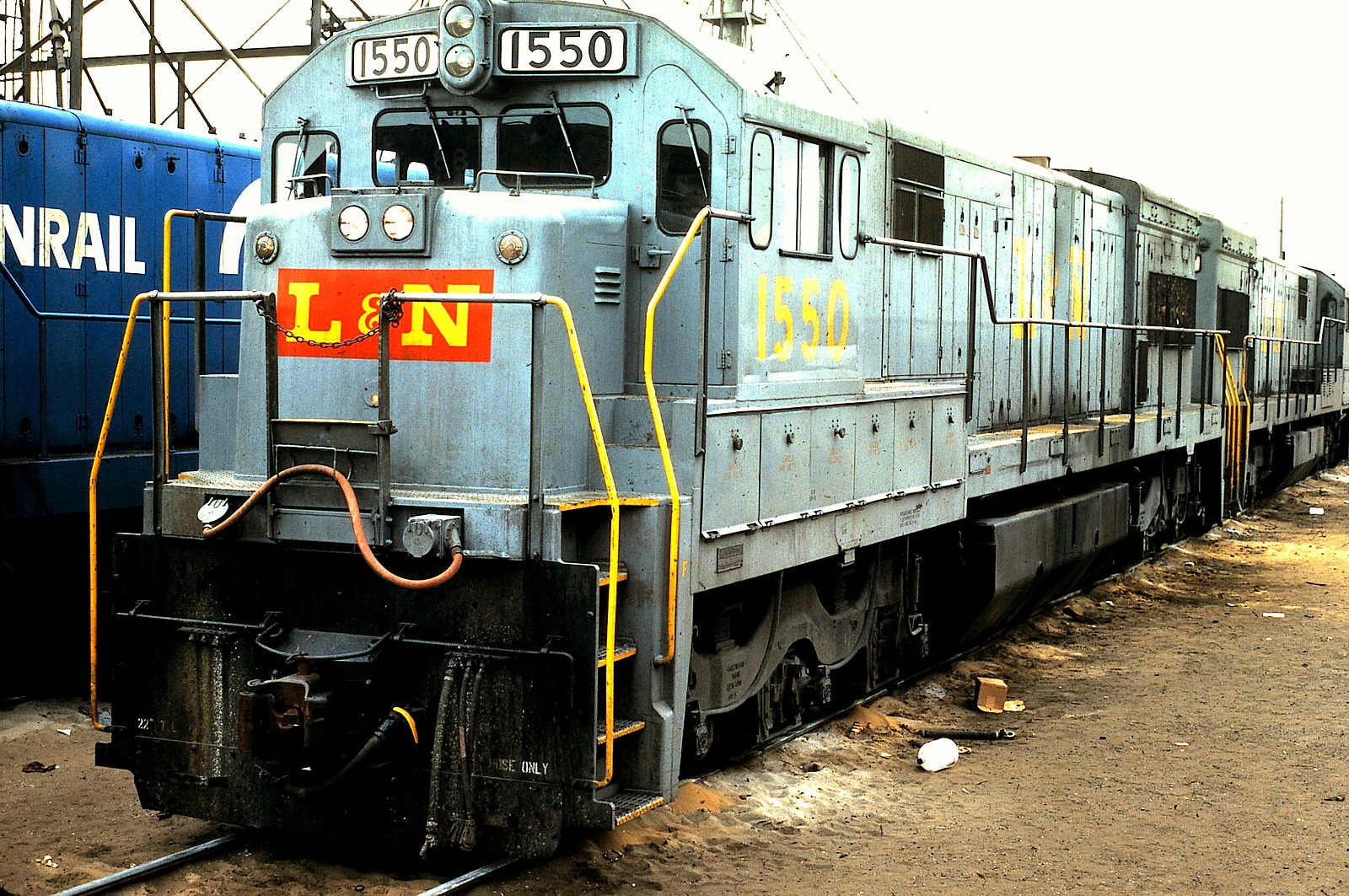 louisville-nashville-railroad-abandoned-rails